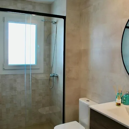 Centric Apartment With Sea And Mountain Views Apartment *